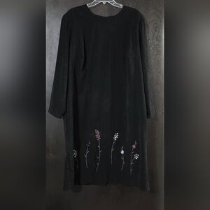 Positive Attitude Elegant Velvet Black Floral Embroidered Dress Size 22